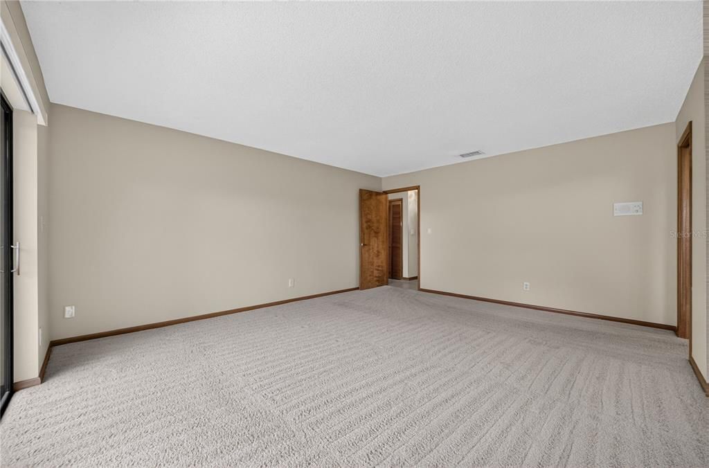 En Venta: $539,900 (4 camas, 2 baños, 2318 Pies cuadrados)