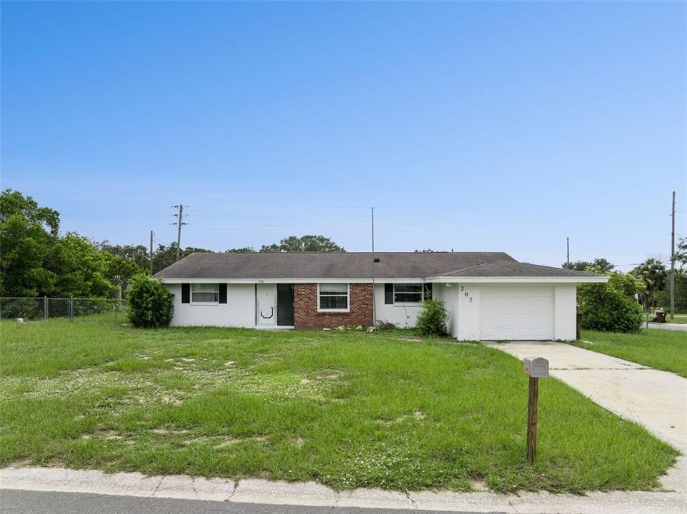 For Sale: $185,000 (3 beds, 2 baths, 1378 Square Feet)