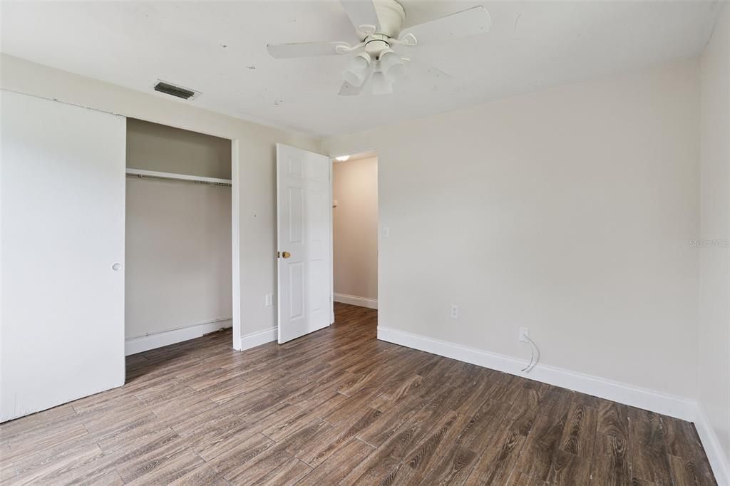 For Sale: $185,000 (3 beds, 2 baths, 1378 Square Feet)