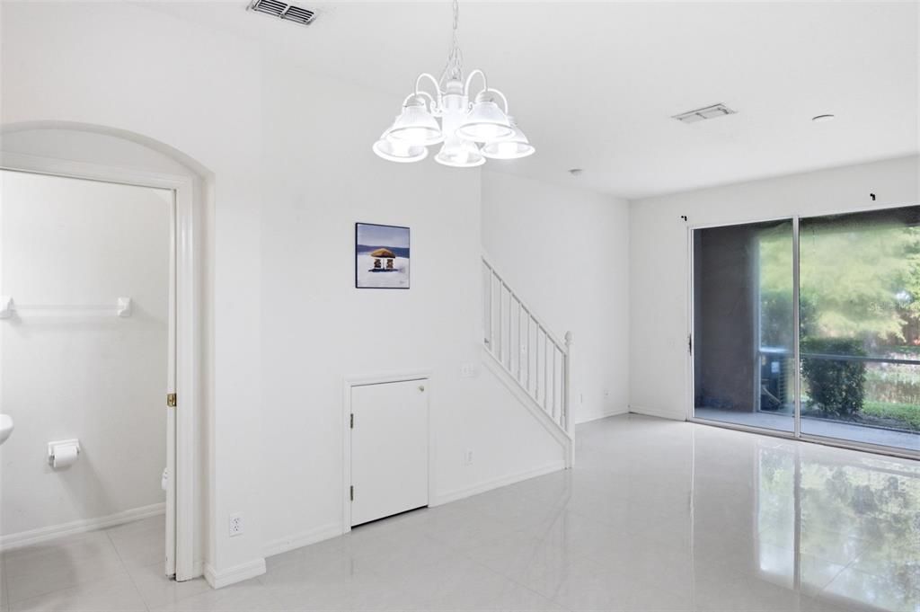 For Rent: $1,900 (2 beds, 2 baths, 1240 Square Feet)