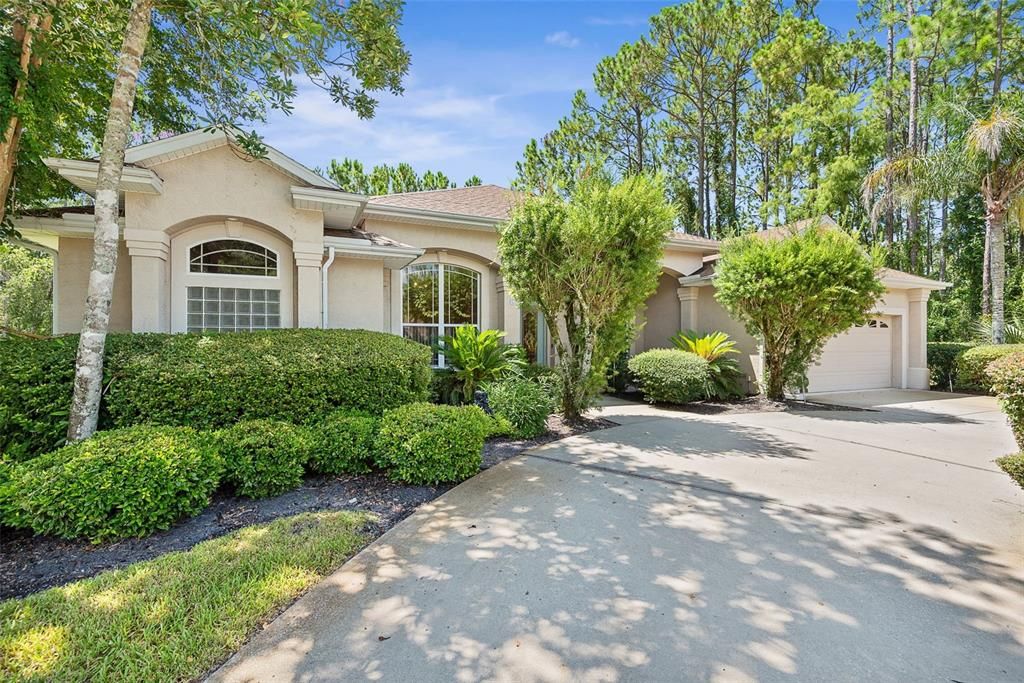 For Sale: $550,000 (4 beds, 3 baths, 2532 Square Feet)