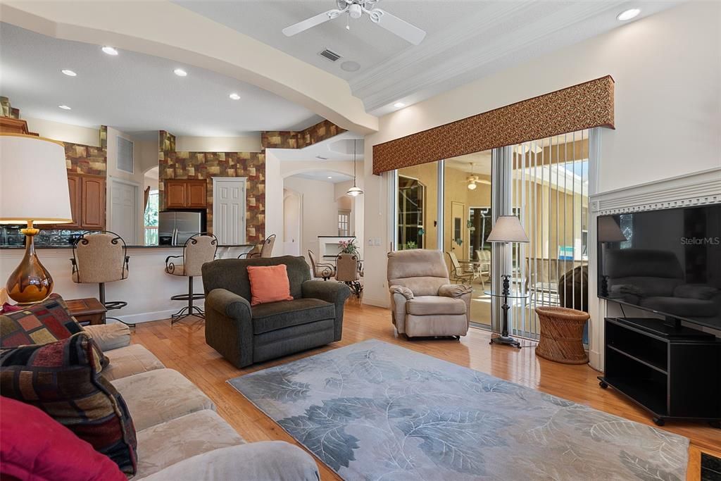 For Sale: $550,000 (4 beds, 3 baths, 2532 Square Feet)