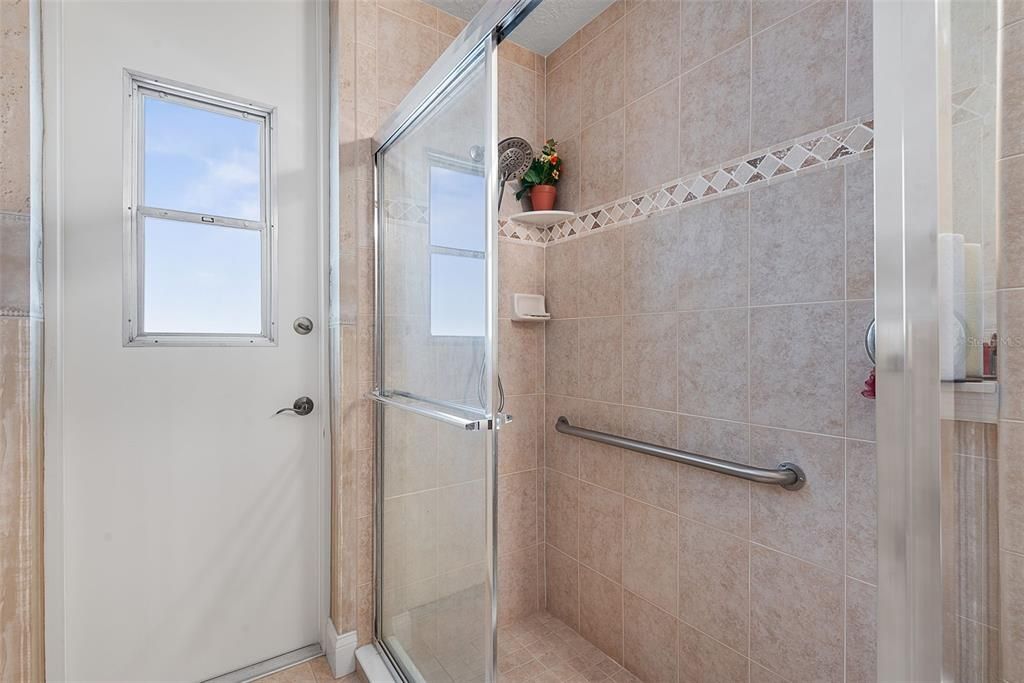 For Sale: $550,000 (4 beds, 3 baths, 2532 Square Feet)