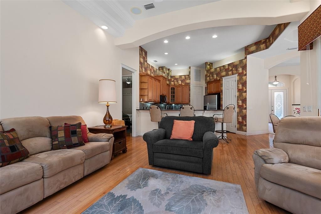 For Sale: $550,000 (4 beds, 3 baths, 2532 Square Feet)