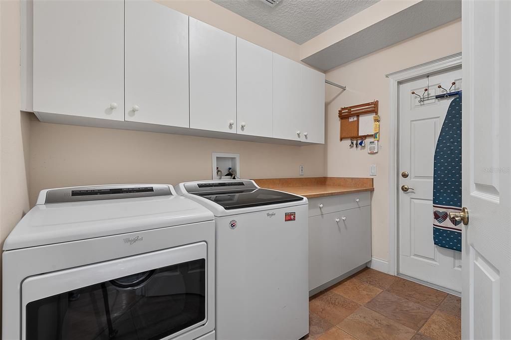 For Sale: $550,000 (4 beds, 3 baths, 2532 Square Feet)
