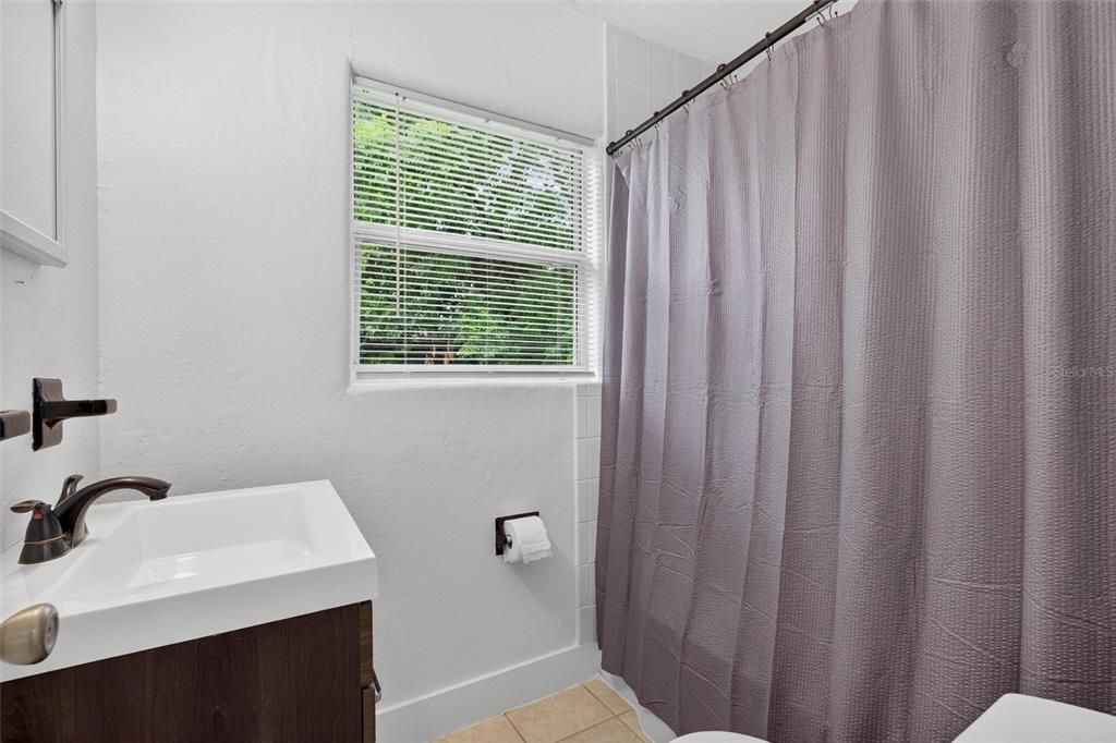 For Sale: $175,000 (2 beds, 1 baths, 755 Square Feet)