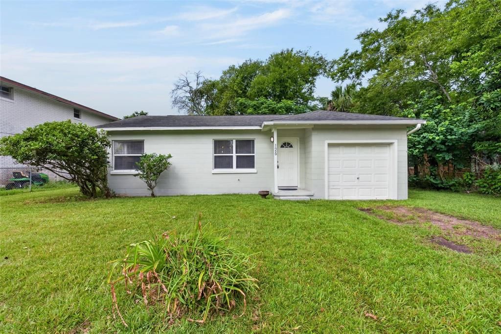 For Sale: $175,000 (2 beds, 1 baths, 755 Square Feet)