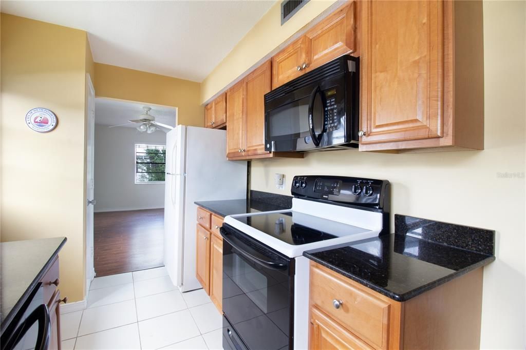 For Sale: $110,000 (1 beds, 1 baths, 732 Square Feet)