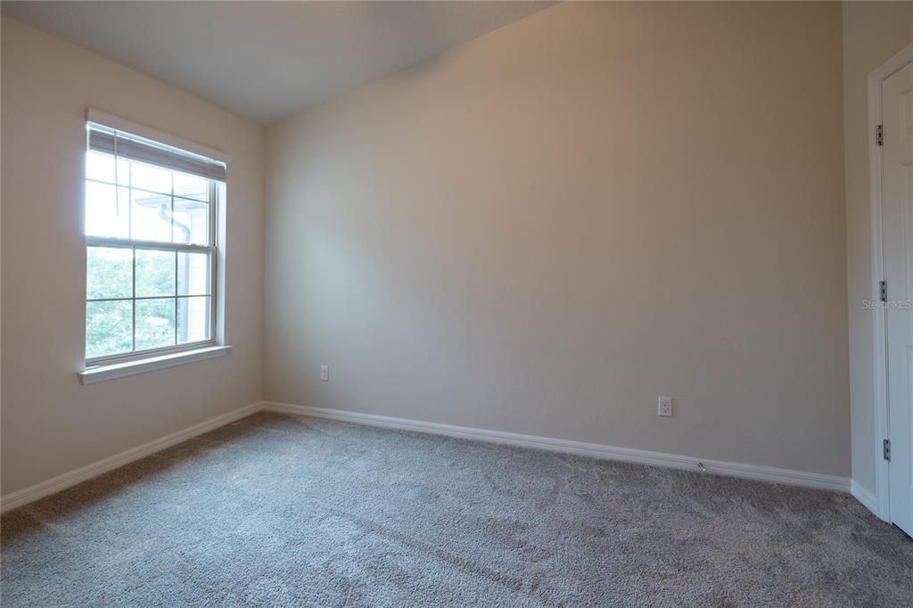 В аренду: $2,350 (3 спален, 2 ванн, 1708 Квадратных фут)