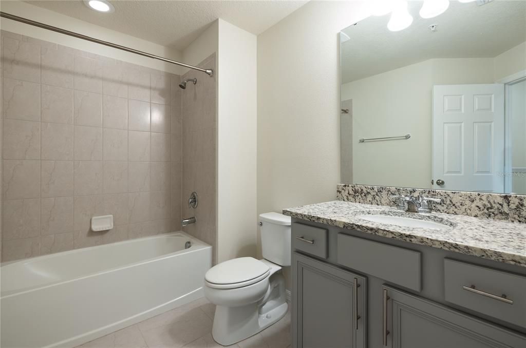В аренду: $2,350 (3 спален, 2 ванн, 1708 Квадратных фут)