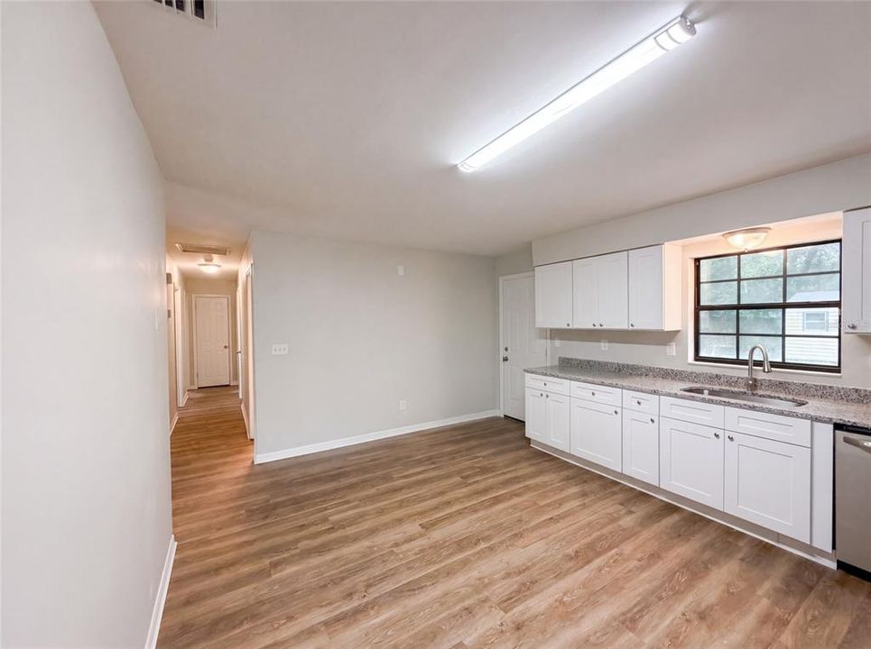 For Sale: $219,000 (3 beds, 2 baths, 1423 Square Feet)