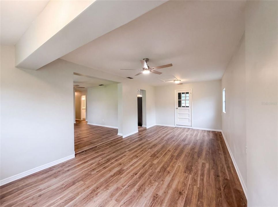 For Sale: $219,000 (3 beds, 2 baths, 1423 Square Feet)