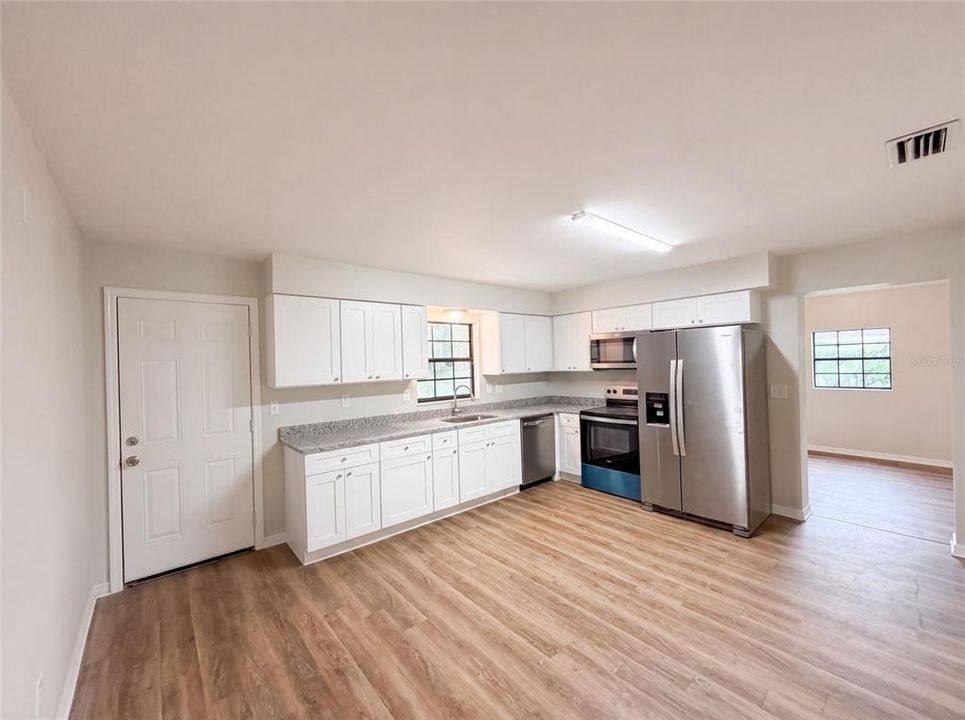 For Sale: $219,000 (3 beds, 2 baths, 1423 Square Feet)