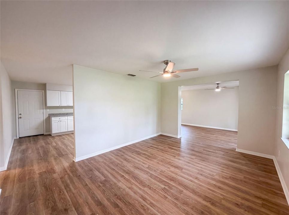 For Sale: $219,000 (3 beds, 2 baths, 1423 Square Feet)