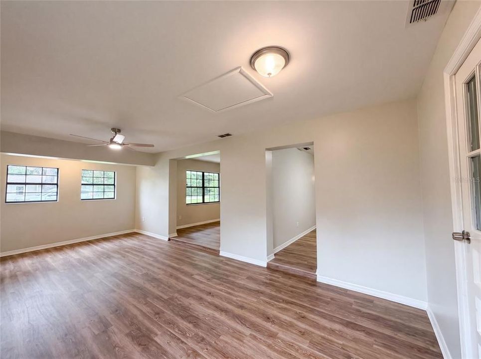 For Sale: $219,000 (3 beds, 2 baths, 1423 Square Feet)