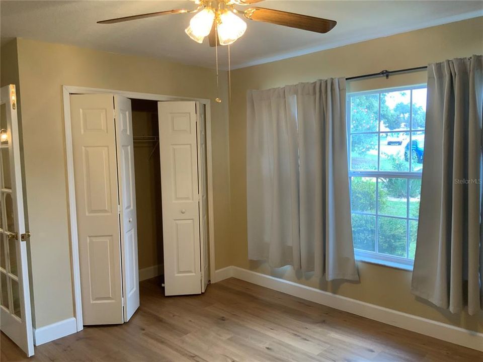For Sale: $349,000 (4 beds, 2 baths, 1959 Square Feet)