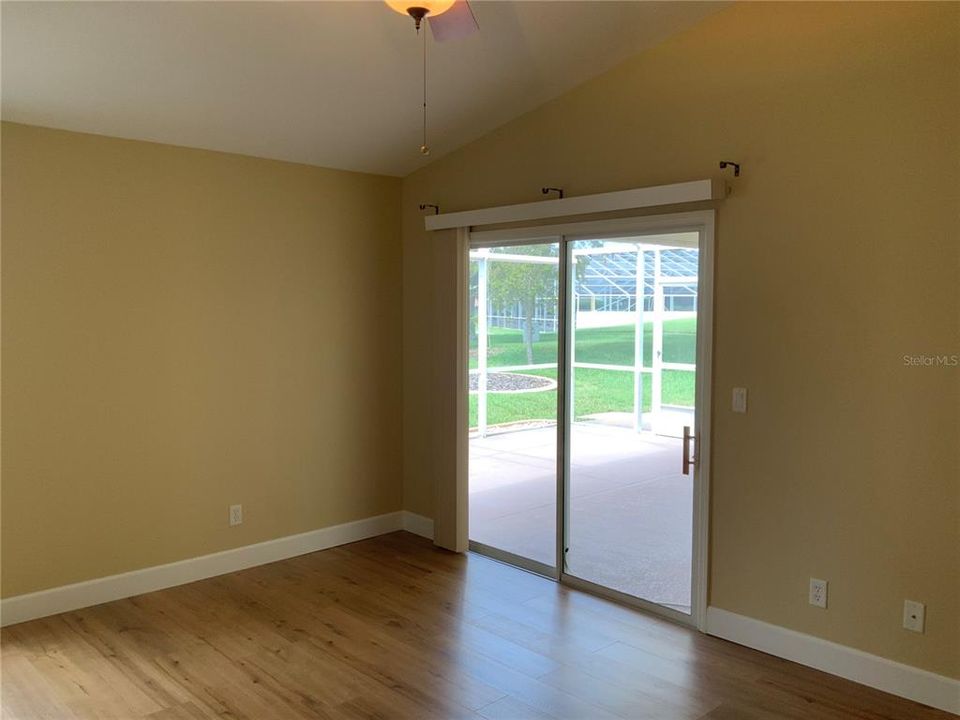 For Sale: $349,000 (4 beds, 2 baths, 1959 Square Feet)