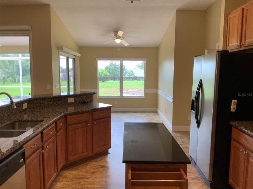 For Sale: $349,000 (4 beds, 2 baths, 1959 Square Feet)