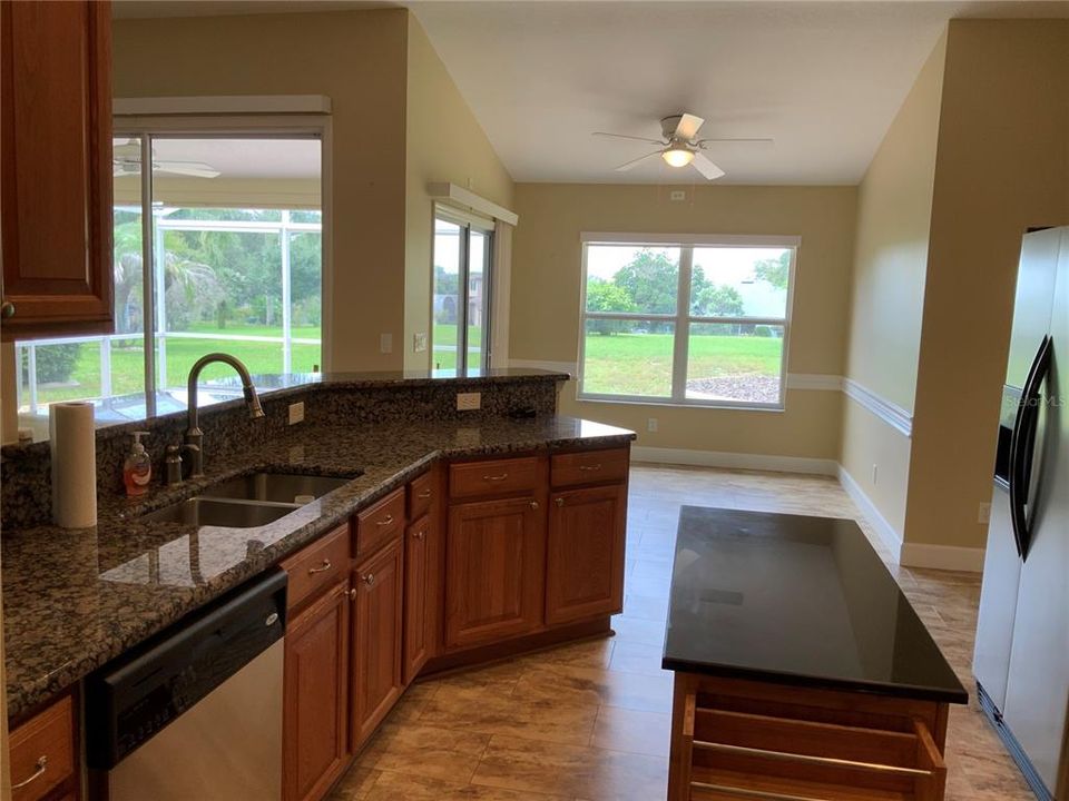For Sale: $349,000 (4 beds, 2 baths, 1959 Square Feet)