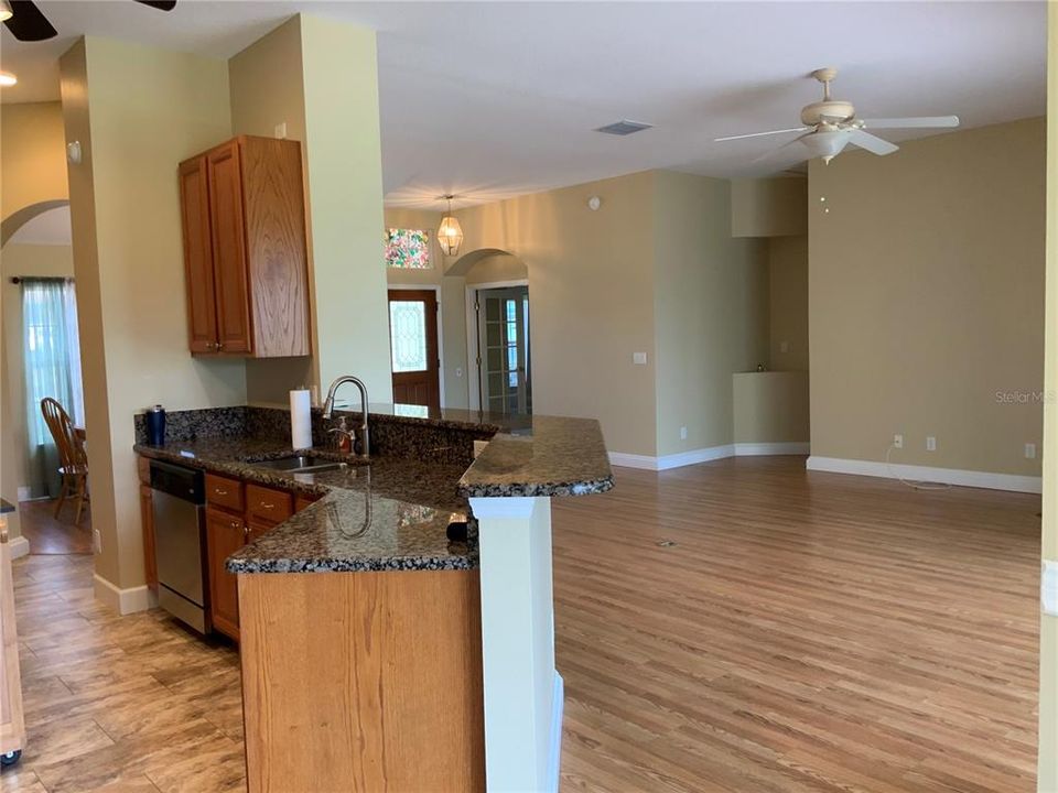 For Sale: $349,000 (4 beds, 2 baths, 1959 Square Feet)