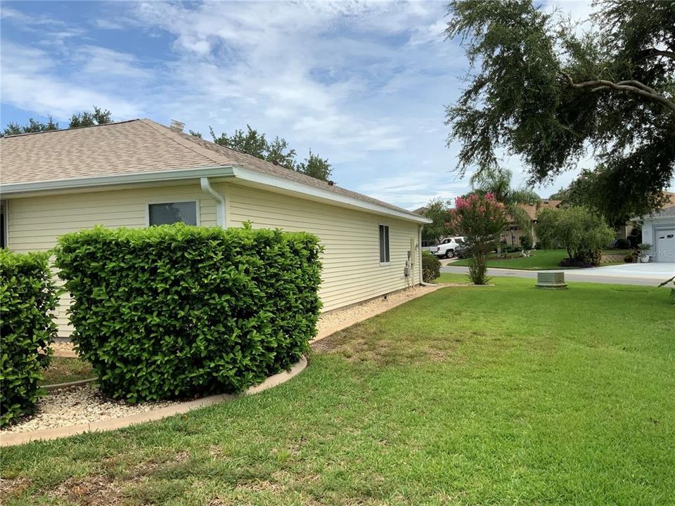 For Sale: $349,000 (4 beds, 2 baths, 1959 Square Feet)