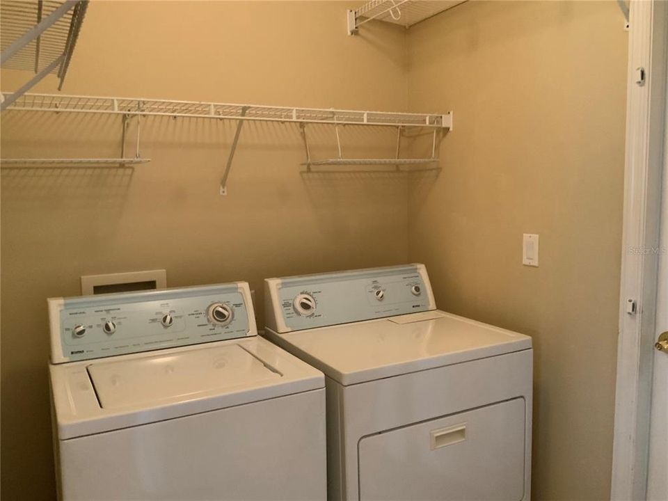For Sale: $349,000 (4 beds, 2 baths, 1959 Square Feet)