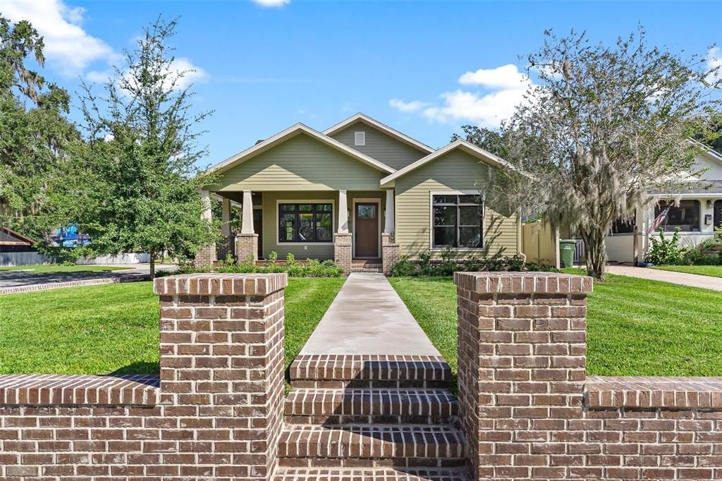 For Rent: $3,950 (3 beds, 3 baths, 1761 Square Feet)