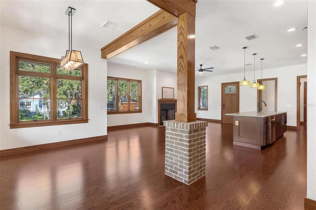 For Rent: $3,950 (3 beds, 3 baths, 1761 Square Feet)