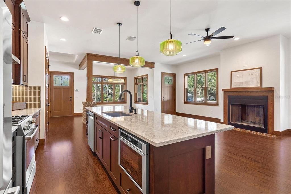 For Rent: $3,950 (3 beds, 3 baths, 1761 Square Feet)
