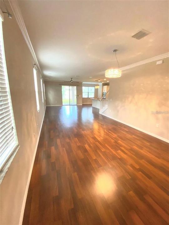 For Rent: $2,950 (4 beds, 2 baths, 2566 Square Feet)