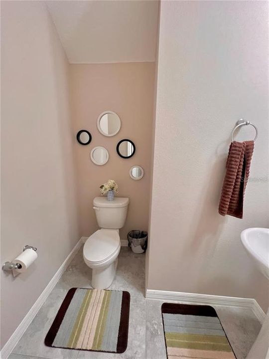 For Rent: $2,950 (4 beds, 2 baths, 2566 Square Feet)