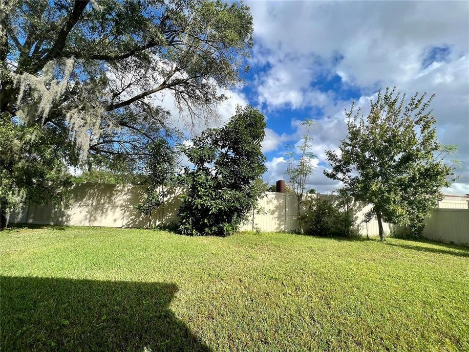 For Rent: $2,950 (4 beds, 2 baths, 2566 Square Feet)