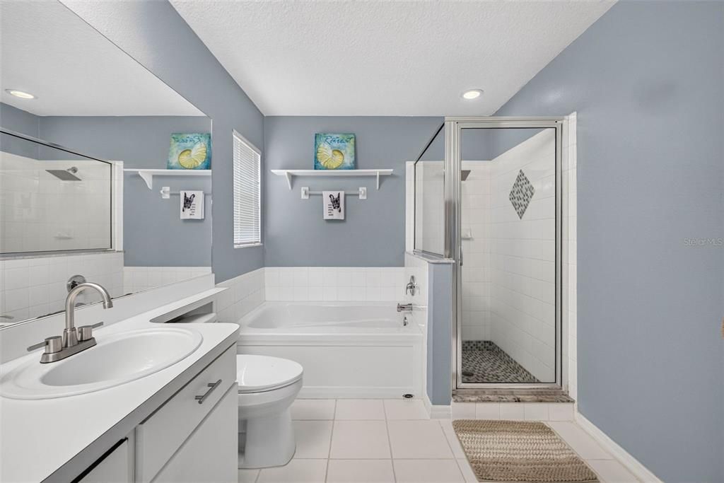 Active With Contract: $384,500 (3 beds, 2 baths, 1778 Square Feet)