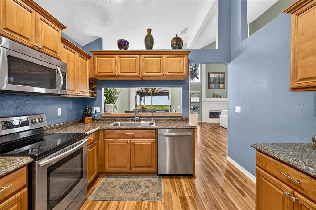 Active With Contract: $384,500 (3 beds, 2 baths, 1778 Square Feet)