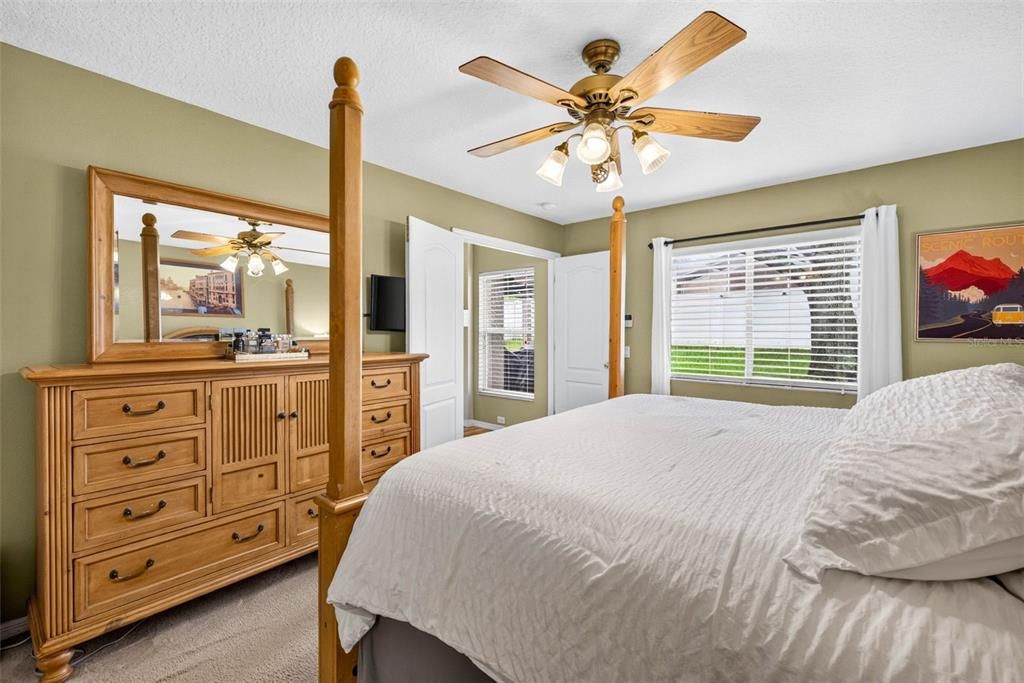 Active With Contract: $384,500 (3 beds, 2 baths, 1778 Square Feet)