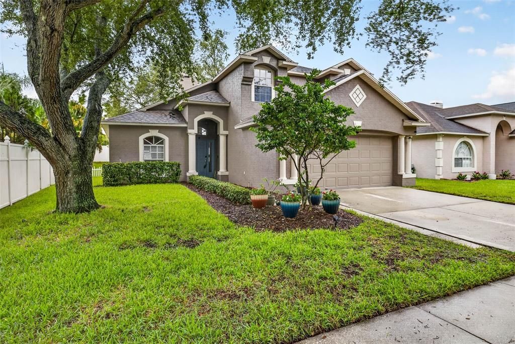 Active With Contract: $384,500 (3 beds, 2 baths, 1778 Square Feet)