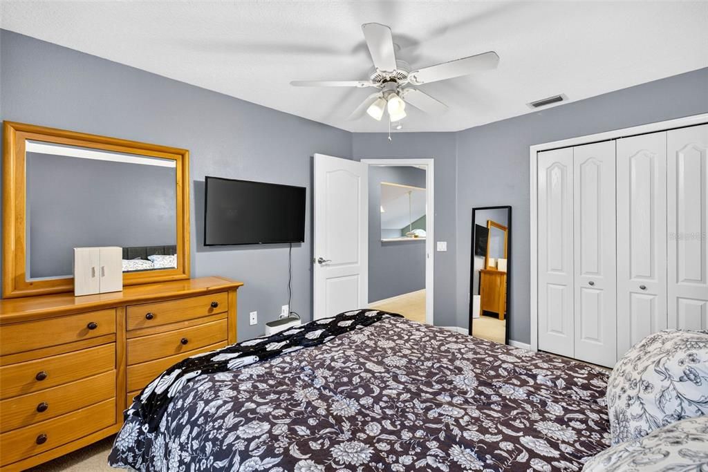Active With Contract: $384,500 (3 beds, 2 baths, 1778 Square Feet)