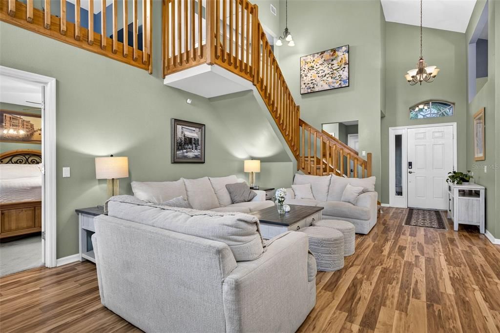 Active With Contract: $384,500 (3 beds, 2 baths, 1778 Square Feet)