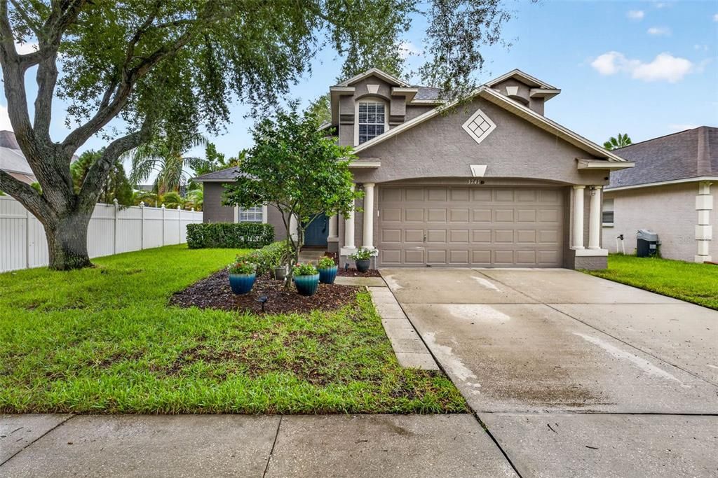 Active With Contract: $384,500 (3 beds, 2 baths, 1778 Square Feet)