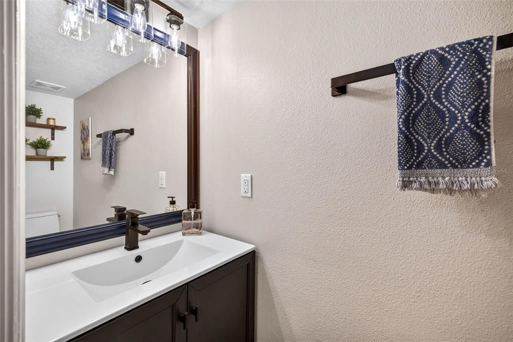Active With Contract: $384,500 (3 beds, 2 baths, 1778 Square Feet)