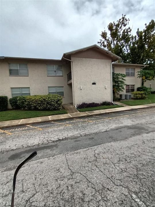 For Sale: $110,000 (2 beds, 1 baths, 761 Square Feet)