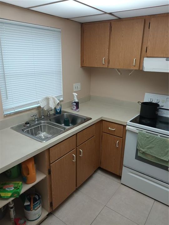 For Sale: $110,000 (2 beds, 1 baths, 761 Square Feet)