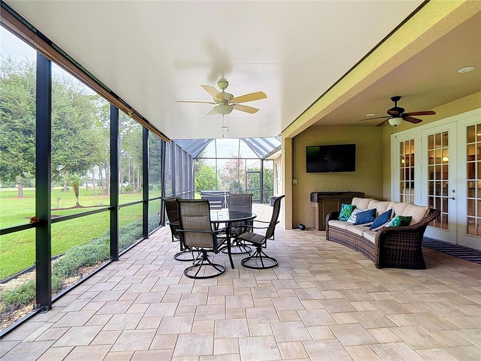 For Sale: $552,000 (3 beds, 2 baths, 2250 Square Feet)