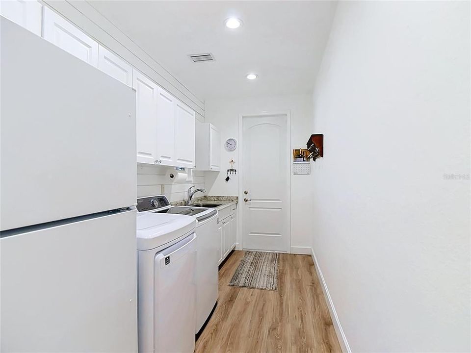 For Sale: $552,000 (3 beds, 2 baths, 2250 Square Feet)