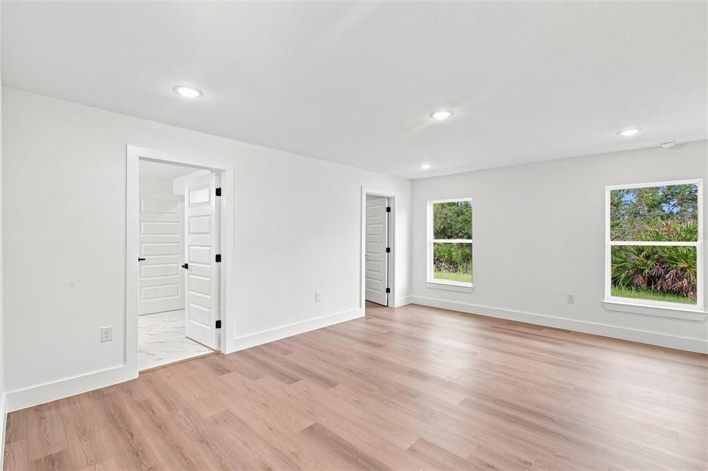На продажу: $288,900 (3 спален, 2 ванн, 1665 Квадратных фут)