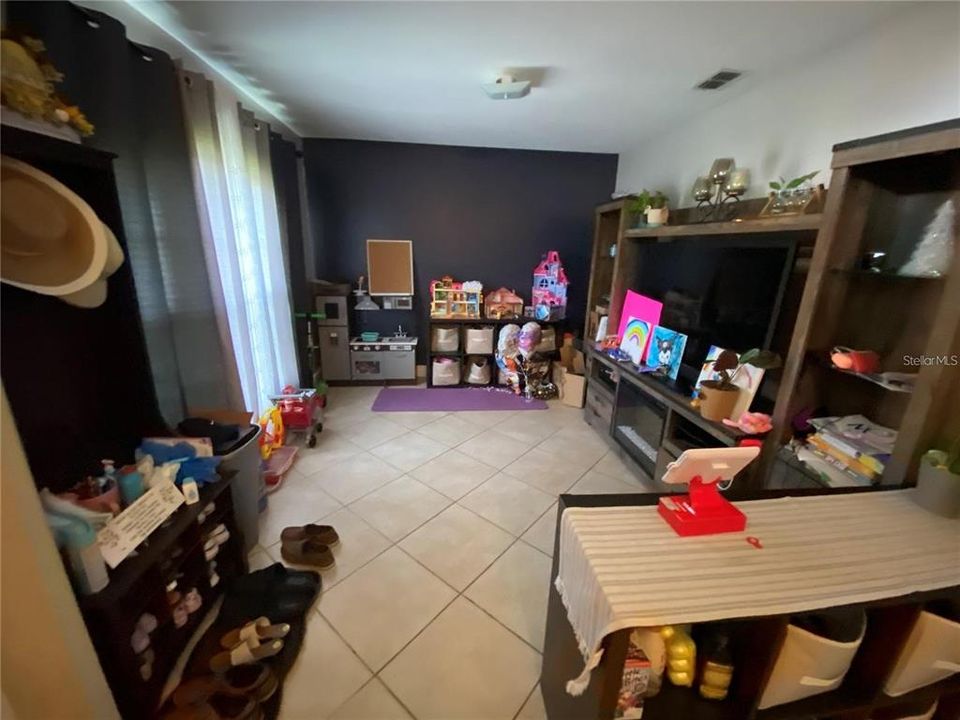 For Sale: $375,000 (4 beds, 2 baths, 2038 Square Feet)