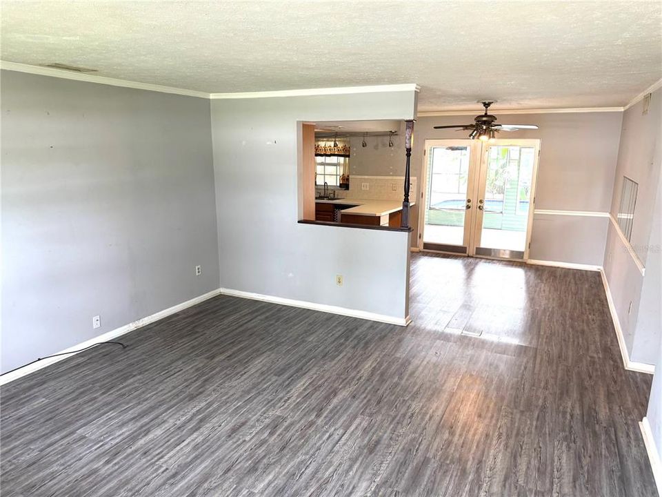 For Sale: $384,900 (3 beds, 2 baths, 1460 Square Feet)