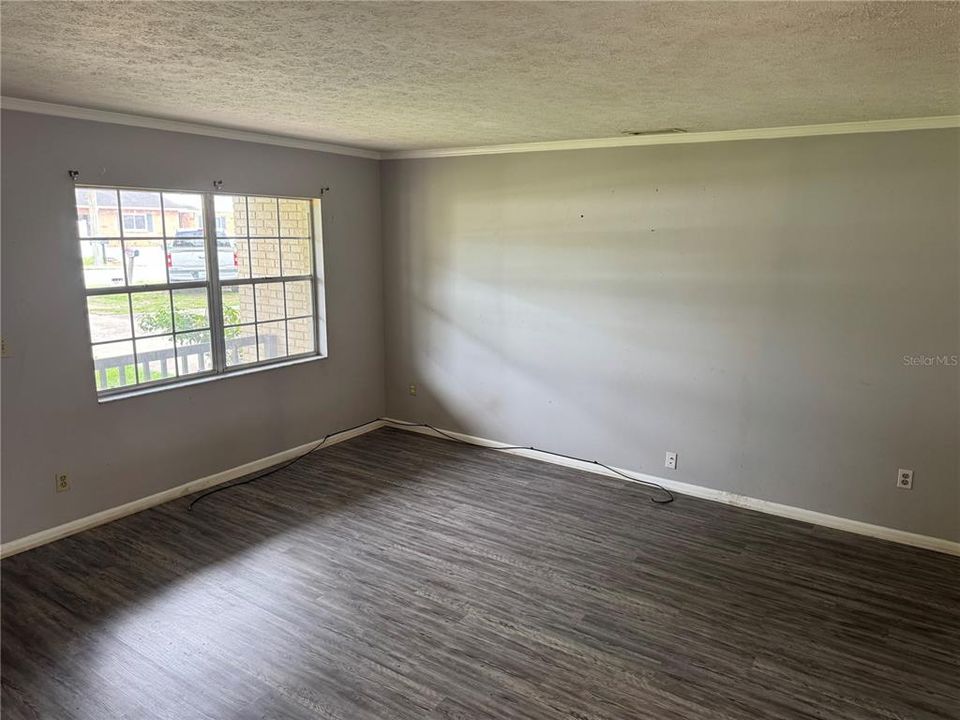 For Sale: $384,900 (3 beds, 2 baths, 1460 Square Feet)