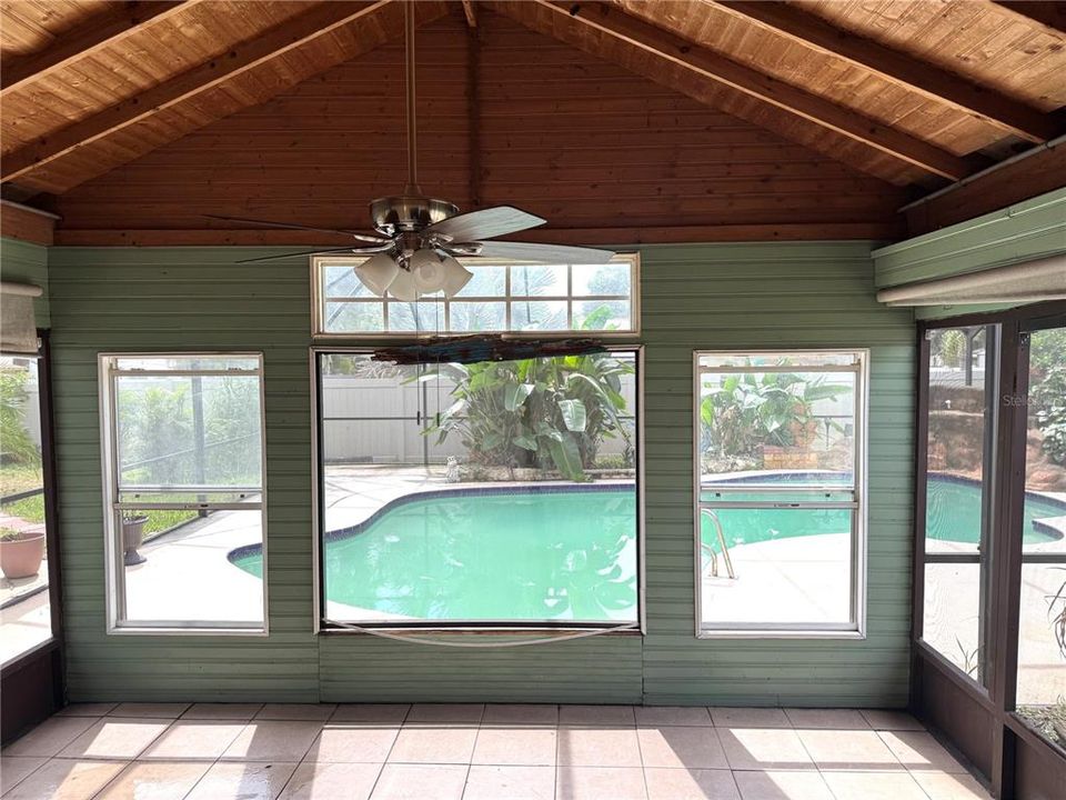 For Sale: $384,900 (3 beds, 2 baths, 1460 Square Feet)