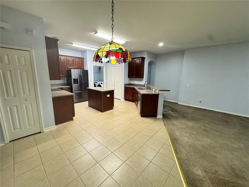 En Renta: $2,850 (5 camas, 3 baños, 2825 Pies cuadrados)